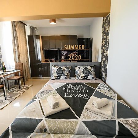 Appartamento Beachside Studio Mamaia Nord Năvodari Esterno foto